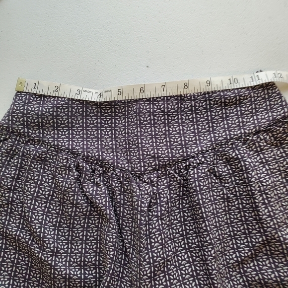 AMERICAN Eagle XS Pull on Shorts Black & white print‎ Ruffled trim - Picture 5 of 9